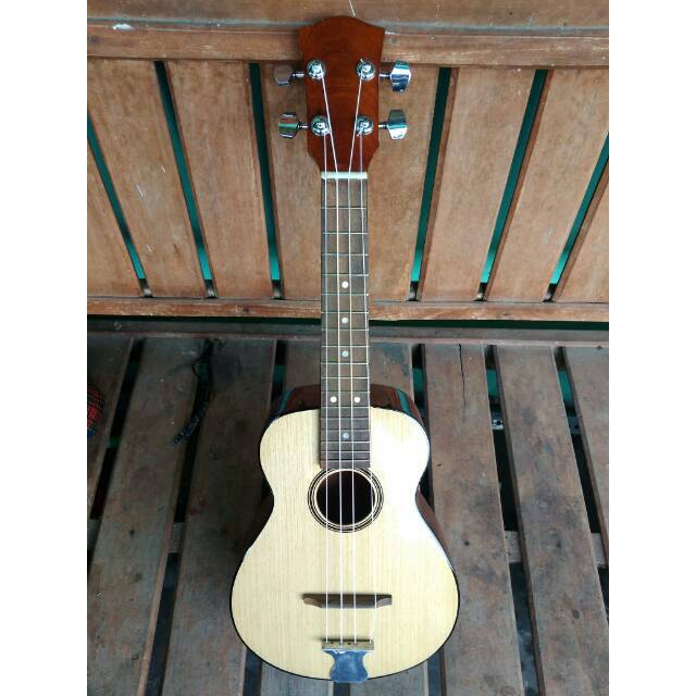 Gitar Cuk Keroncong Kentrung 4 Senar Bobokan