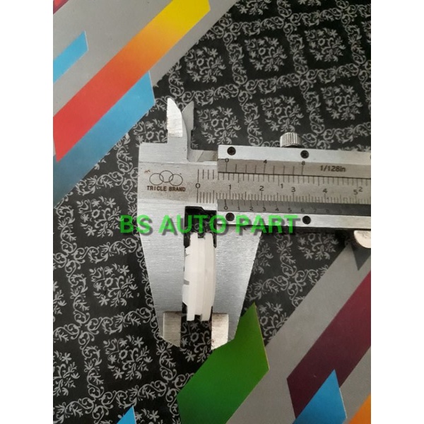 Plastik Bos Wiper Link Kaca Hiace Tua