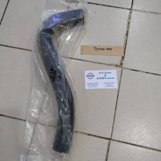selang radiator atas nissan terrano