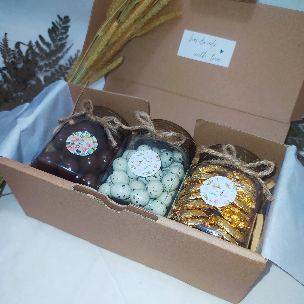 PAKET HAMPERS COKELAT PREMIUM HAMPERS COKLAT MURAH BINGKISAN HARI RAYA HAMPERS MAKANAN PERMEN COKELAT BISA BAYAR COD/BAYAR DI TEMPAT PARCEL COKELAT HAMPERS IDUL FITRI NATAL IMLEK TAHUN BARU VALENTINE