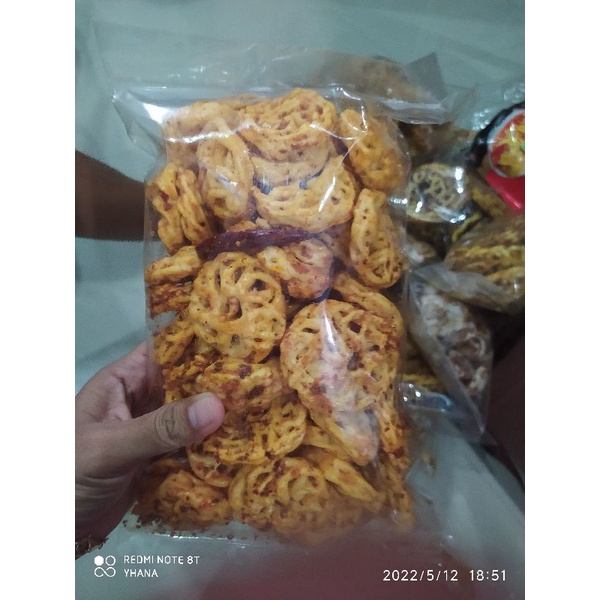 

kerupuk seblak bulat 500g