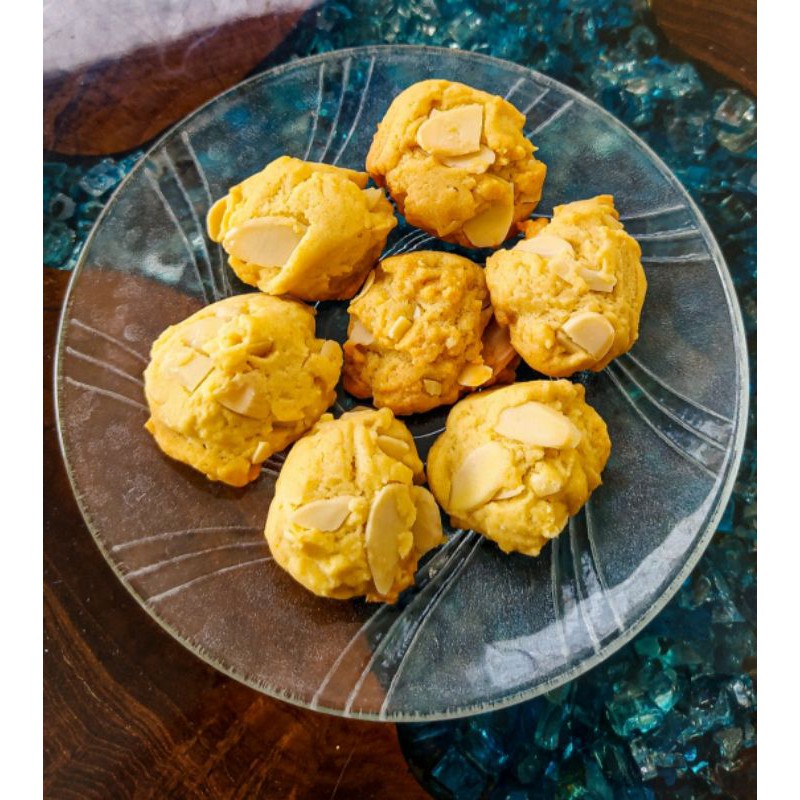 

mini almond cookies