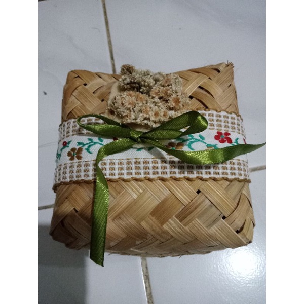 

besek bambu hampers cantik 15 cm