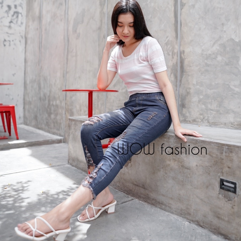 RUSH JEANS - CELANA JEANS HIGWAIST SOBEK DEPAN WANITA