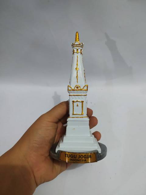 Miniatur Tugu Jogja Limas - Souvenir Jogja Untuk Pajangan dan Hiasan Rumah