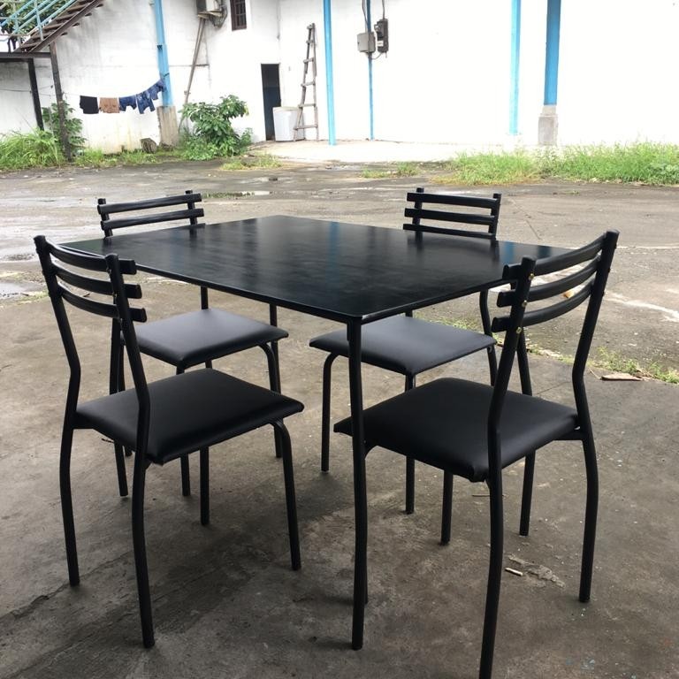 TERLARIS Meja Makan Besi Minimalis - Hitam