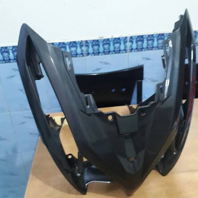 cover tameng depan Vario 125 hitam htm