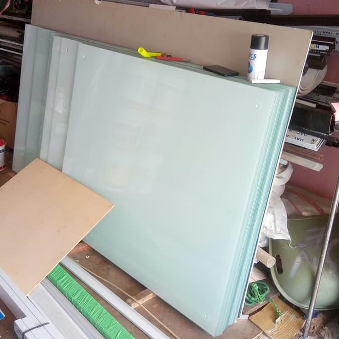 

Papan Tulis Kaca Tempel / Glassboard 5Mm Uk.100X180 Mamanmarinto
