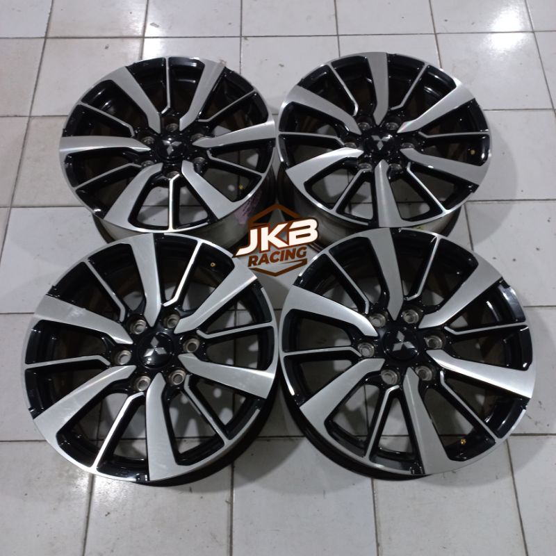 VELG ORIGINAL STANDAR MOBIL NEW PAJERO SECOND R18 PCD 6X139 ET 38 VELG ONLY 4PCS