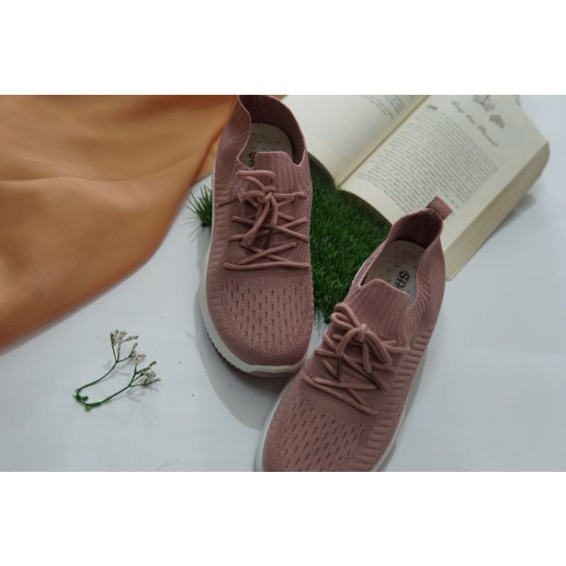 sepatu rajut sailatu