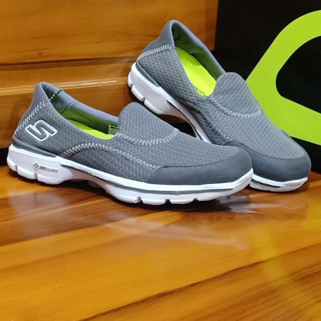 Sepatu wanita Sneakers import fashion slip on kerja santai murah terbaru gowalk running olahraga COD