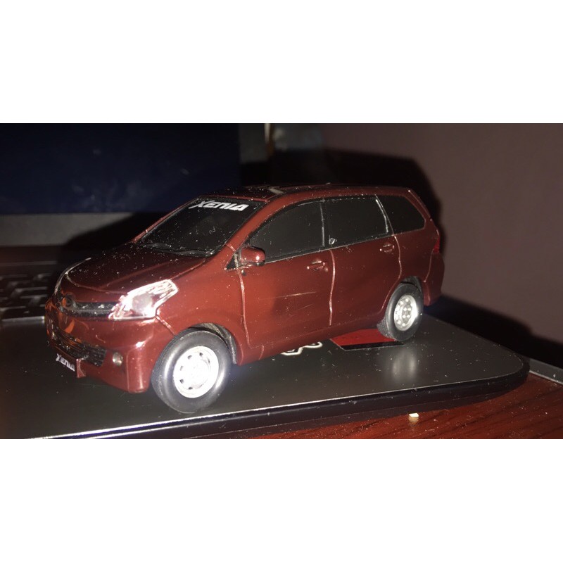 diecast Daihatsu xenia
