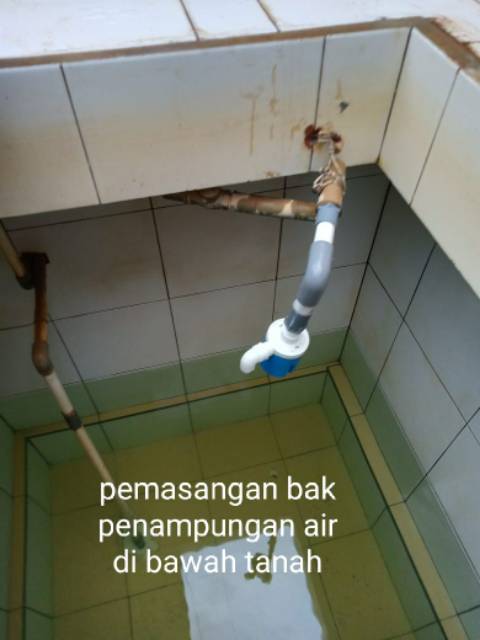 Automatic water level control valve