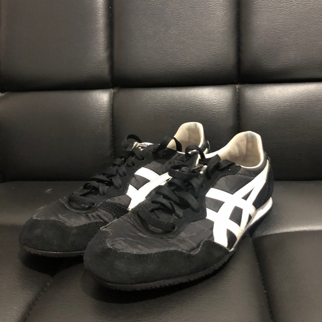 onit serrano black 42 preloved