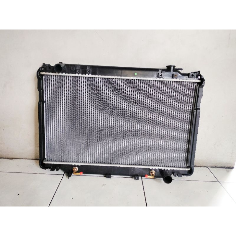 radiator toyota landcruiser VX80 HDJ80 MATIC