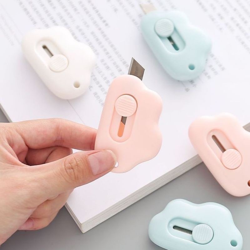 Mini cutter cloud atau silet kecil. cutter mini lucu bentuk  cocok untuk para traveller Polos Travel Kit Pemotong Kertas Paper Cutter Lucu. cutter