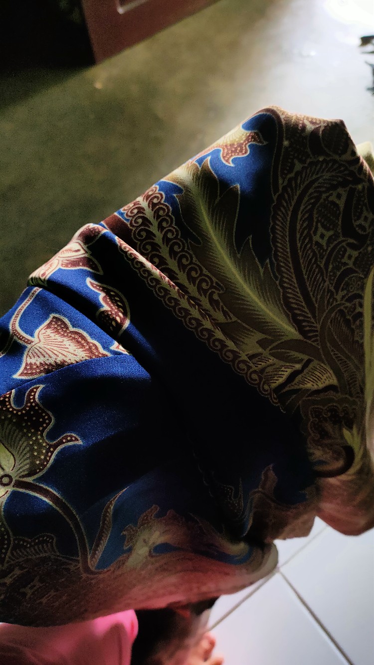 Kemeja Batik Semi Sutra Silky Berfuring Kantong Paspol Dan Bawah Kanan Kiri Busa D Pundak Pekalongan