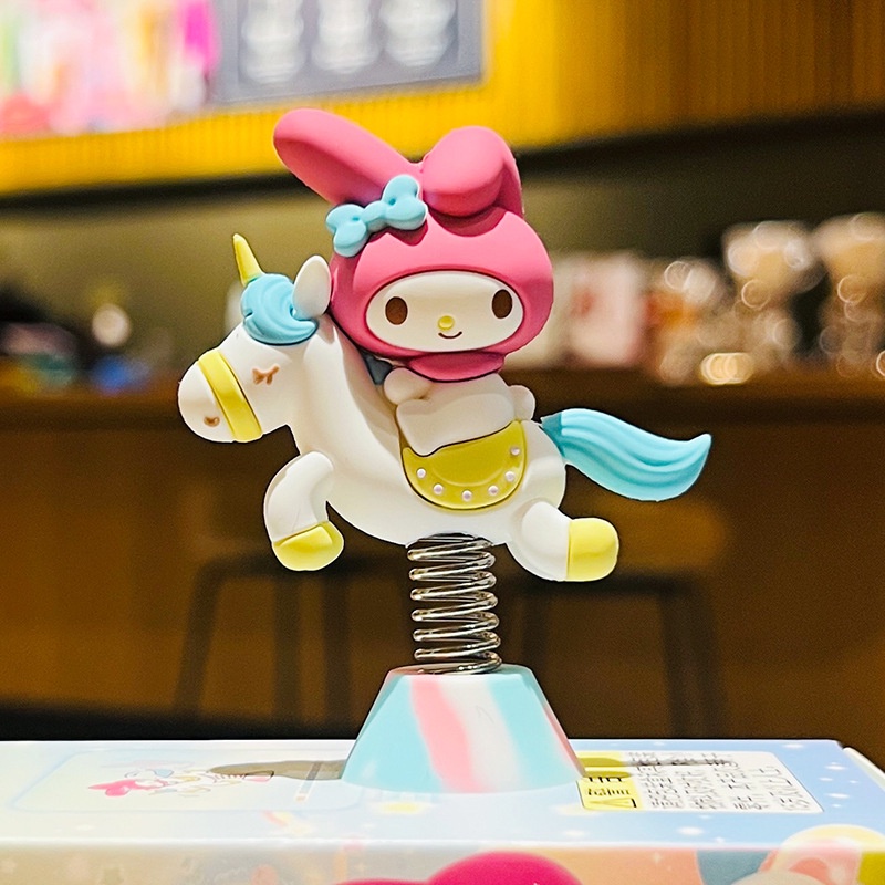 Mainan Action Figure Sanrio Carousel Cinnamoroll Kuromi HelloKitty 6 Model Untuk Hadiah Ulang Tahun Anak Perempuan