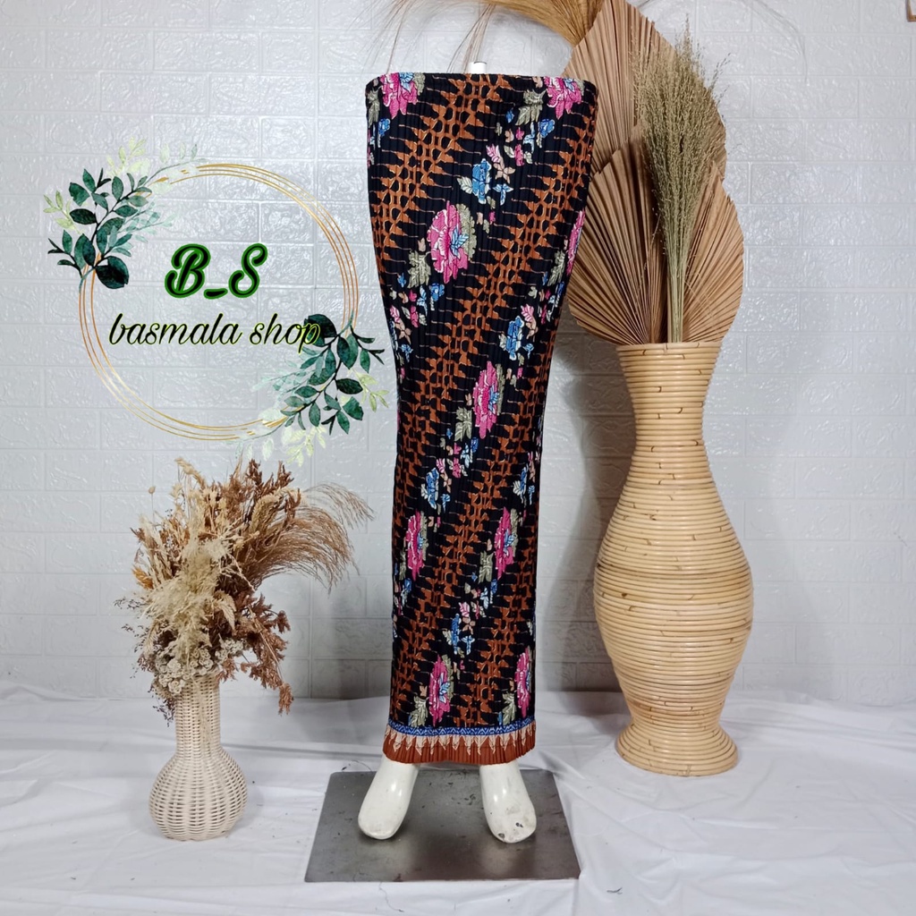 ROK PLISKET BATIK / ROK PLISKET / BAWAHAN KEBAYA  / ROK KEBAYA / ROK WISUDA / RAGAM MOTIF / ROK PLISKET BATIK / LERENG COKLAT / BANYAK WARNA/PLISKETKHASINDONESIA