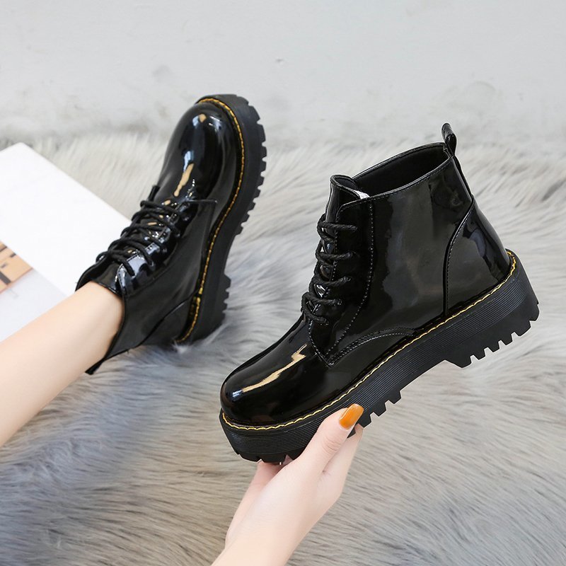 Sepatu Boots Wanita Martin Model British untuk  Glossy PU leather hitam+heel 4cm (Kotak sepatu gratis)