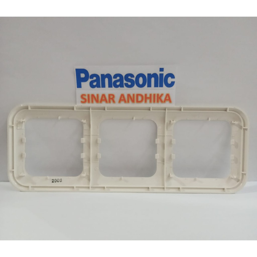 FRAME SAKLAR TRIPLE 3 GANG 6 DEVICE PUTIH PANASONIC WEJ 7823