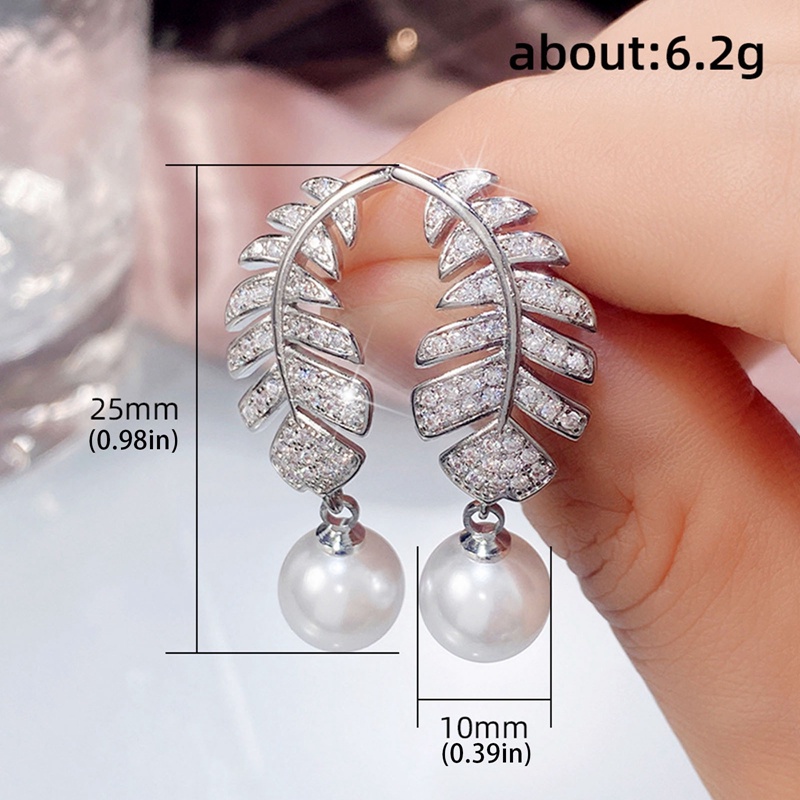 Anting Juntai Bentuk Bulu Aksen Mutiara Untuk Wanita