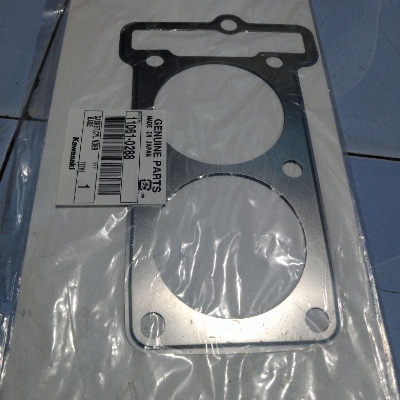 paking gasket blok bawah ninja 250 karbu 250 fi original Kawasaki11061-0288