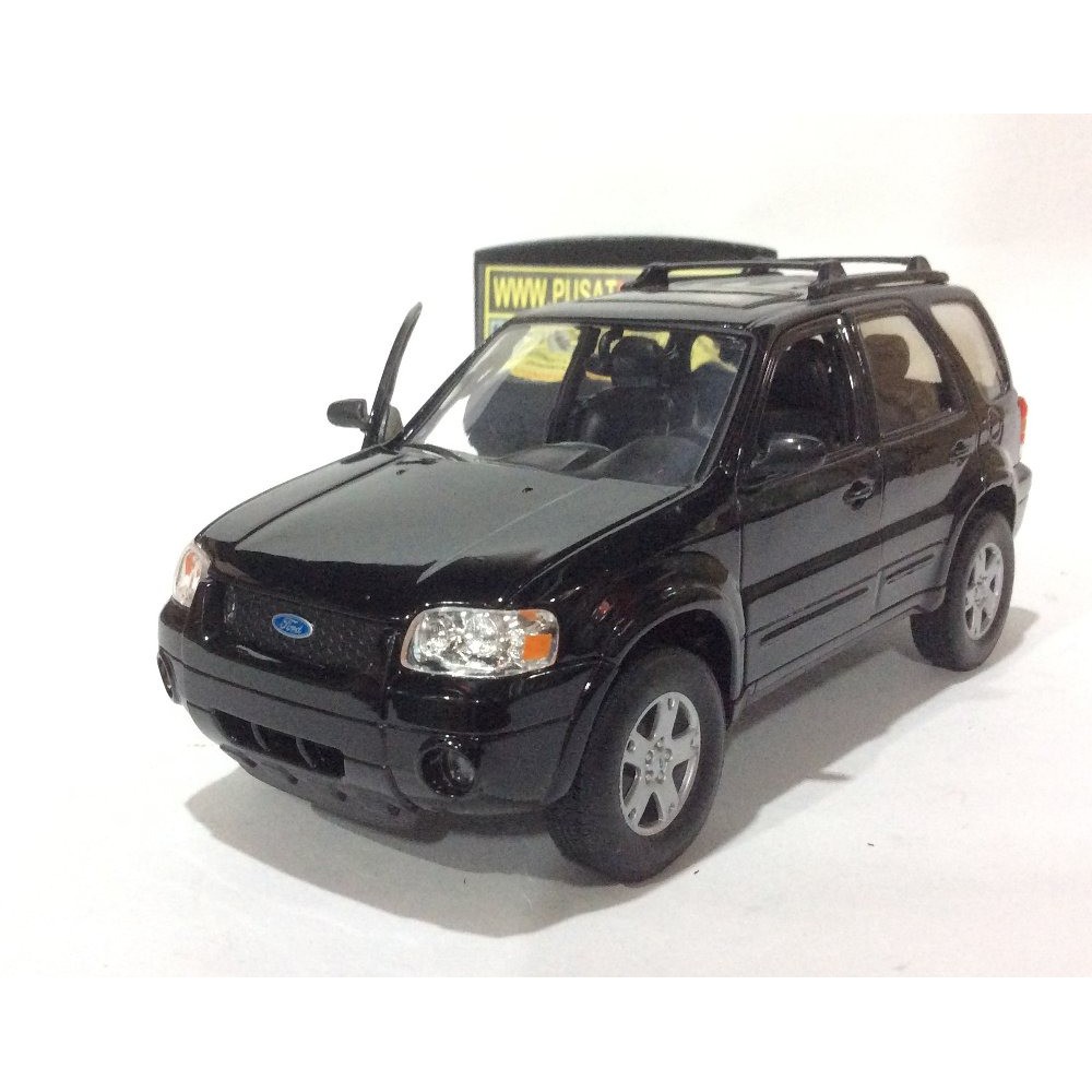 DIECAST 2005 FORD ESCAPE LIMITED SKALA 24 WELLY
