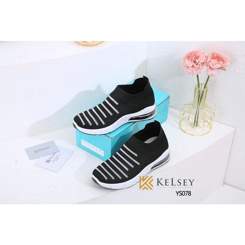 Kelsey Sepatu Flyknit Wanita YS078