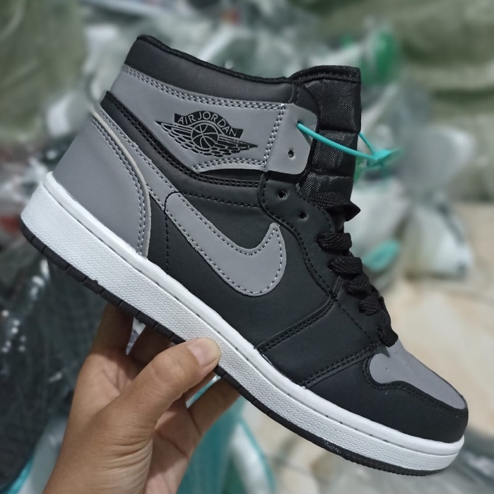 Sepatu Nike Air Jordan 1 High Black Grey Hitam Abu Import