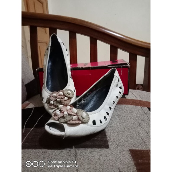 preloved sepatu pierre cardin