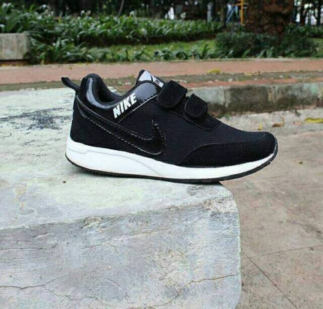 Sepatu nike anak buat sekolah/black/hitam/sepatu nike anak