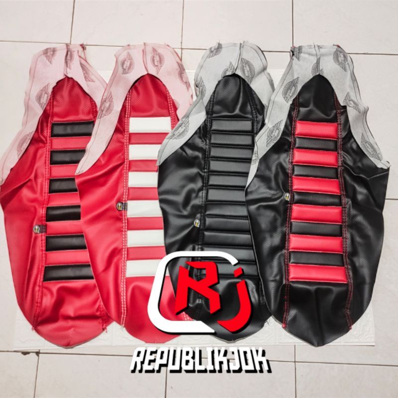 Sarung jok motor 𝗖𝗥𝗙 𝗠𝗕𝘁𝗲𝗰𝗵 , Premium MBtech