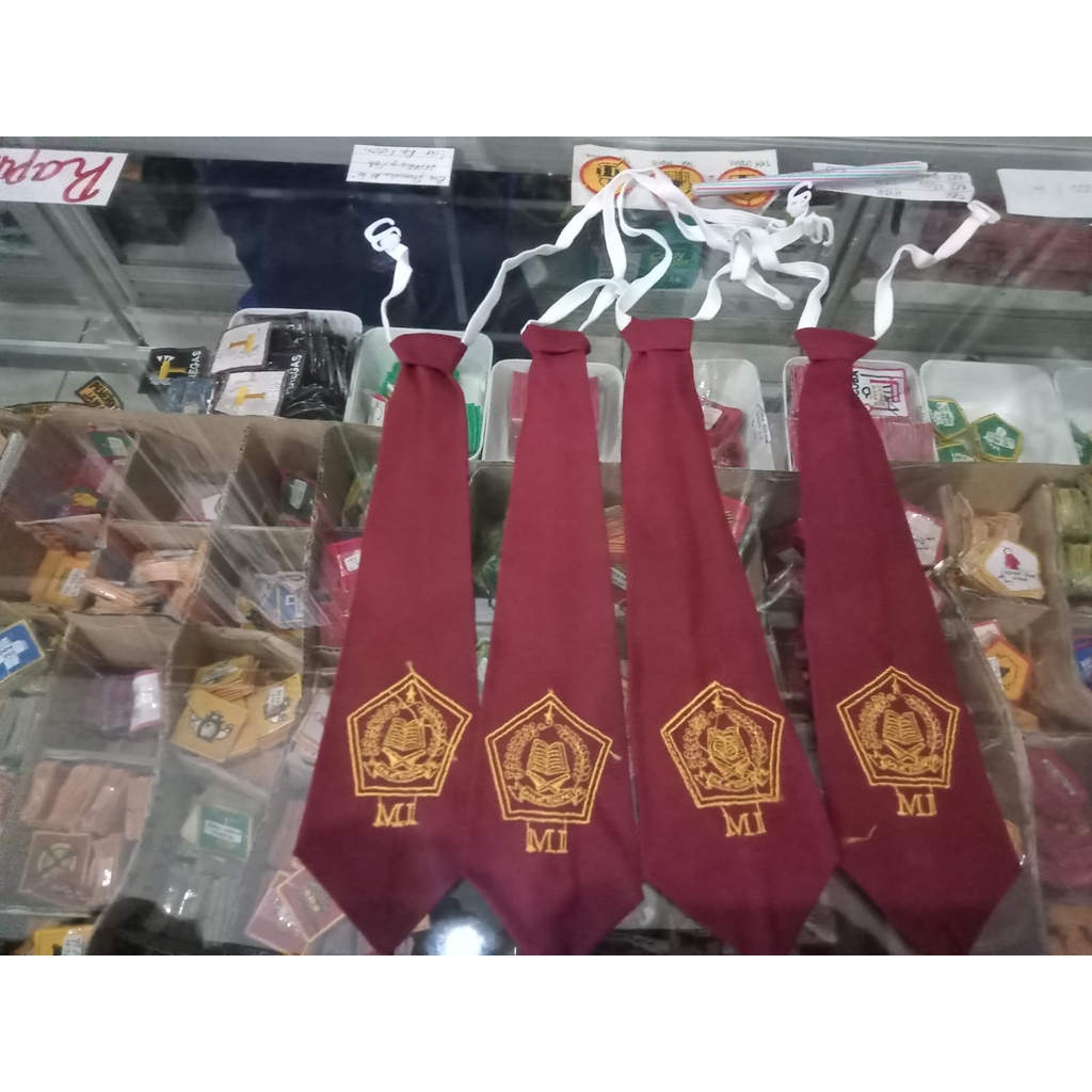 

Dasi Sekolah MI warna Merah Dasi MI Merah