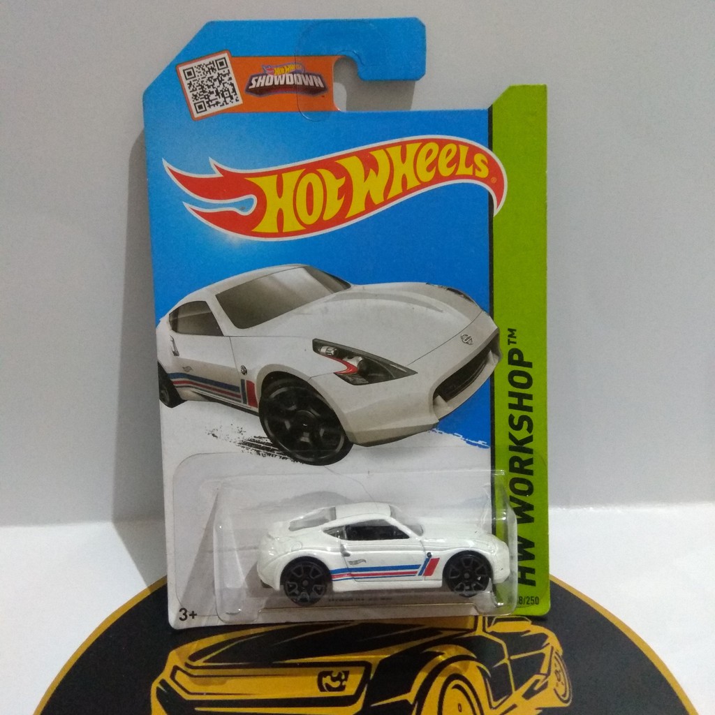 HOT WHEELS - NISSAN 370Z PUTIH