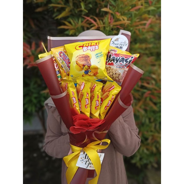 BUKET SNACK BUKET ULTAH SNACK WISUDA ( SUDAH PACKING KARDUS)