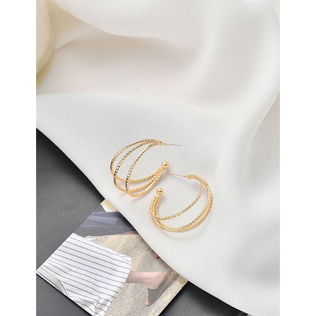 LRC Anting Tusuk Fashion Golden Geometric Irregular Moon Pierced Earrings D77313