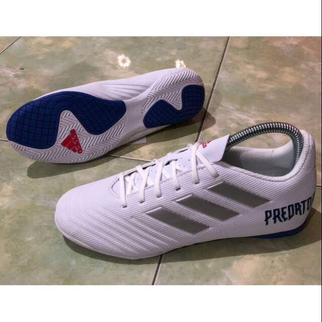 Sepatu Futsal Adidas Predator Tango 18.4 IN - White Blue