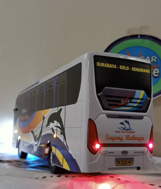 Miniatur bus shd sugeng rahayu livery lumba-lumba  plus Lampu