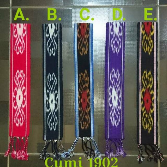 Tenun ikat kepala etnik motif cumi