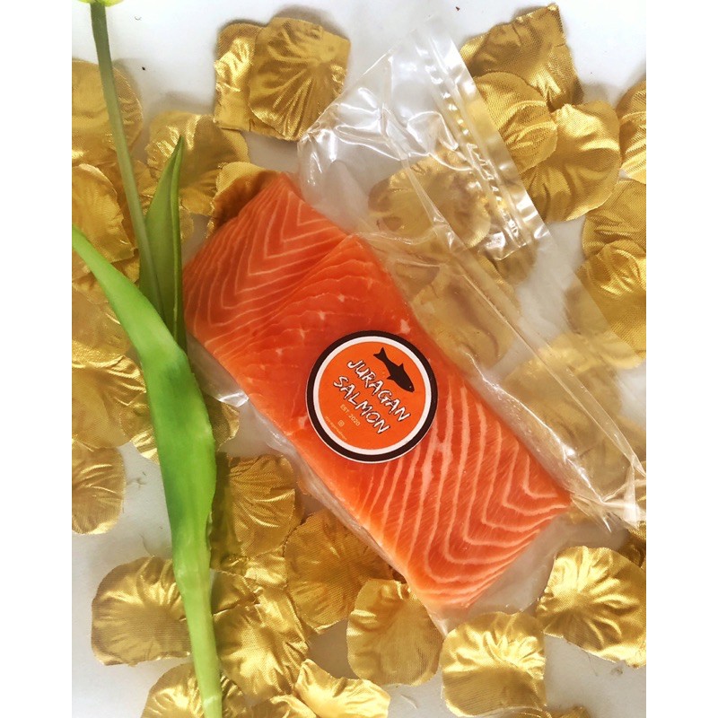 

Fresh Salmon 300gr SASHIMI GRADE / BESTSELLER! Sushi Tei Salmon