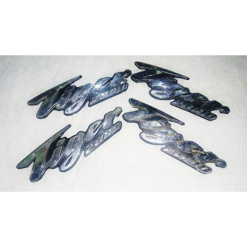 emblem tangki tiger 2000 tiger lama original