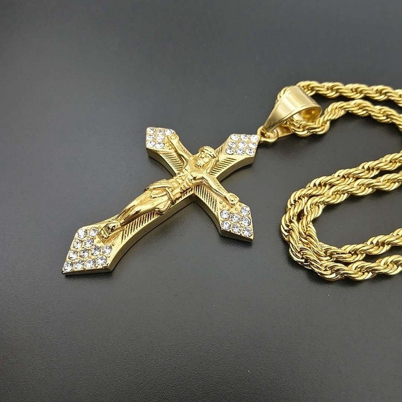 Kalung Liontin Salib Yesus Bahan Stainless Steel 18K Zircon Gaya Vintage Hip Hop Untuk Pria