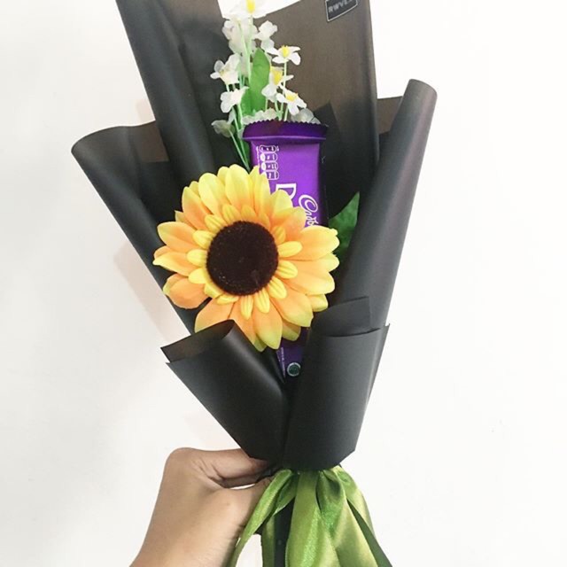 

Artificial Single Flower with Cadbury