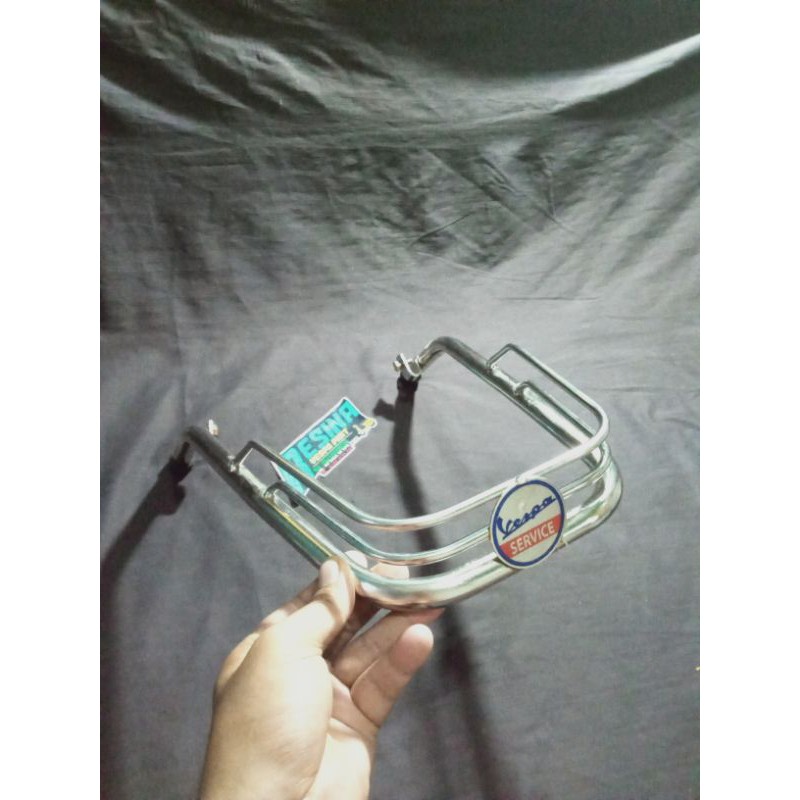 Bemper spakbor depan vespa super sprint croom emblem