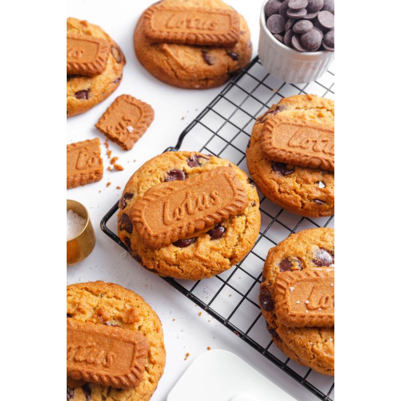 

Lotus Biscoff Chocolate Chip Cookies - Vegan and Non Vegan