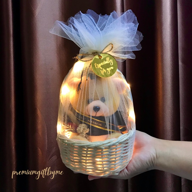 GRADUATION DOLL LED Kado Wisuda Sidang Gift Paket Hampers Keranjang Rotan Premium Murah Unik Estetik Aesthetic Sahabat Pacar