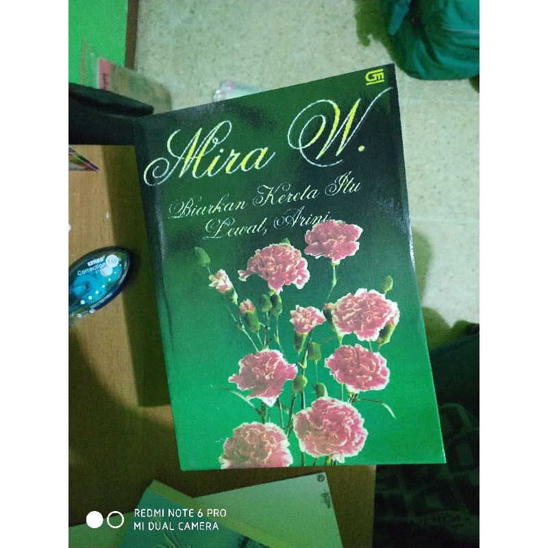 Mira W ~ Biarkan Kereta Itu Lewat Arini