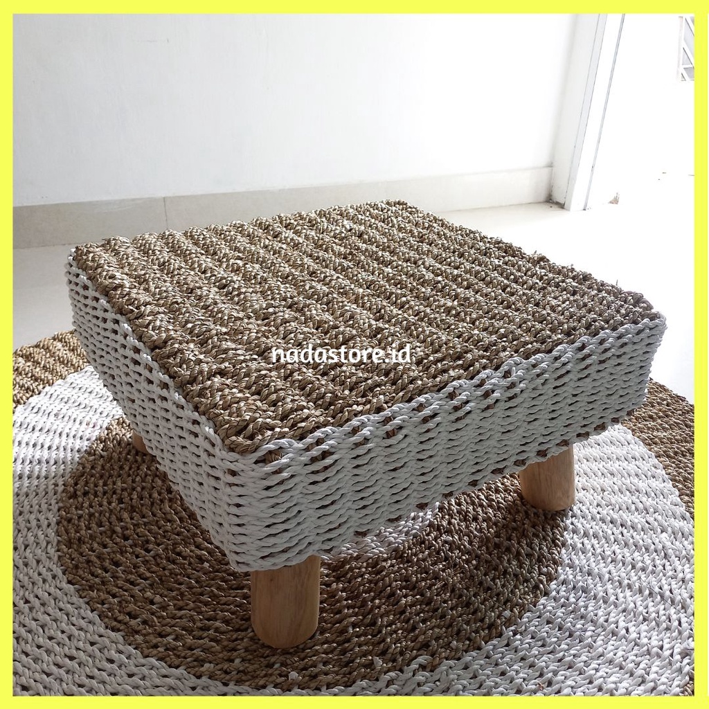 Bantal Bulat anyaman enceng gondok / Round pouffe Water Hyacinth