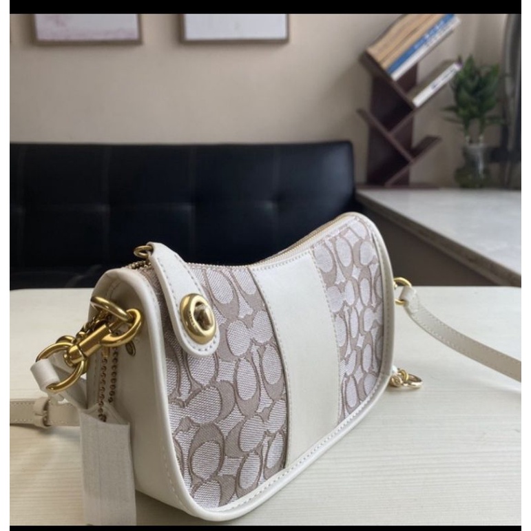 Coach Swinger Bag In Signature Jacquard - Stone Ivory(C0721)